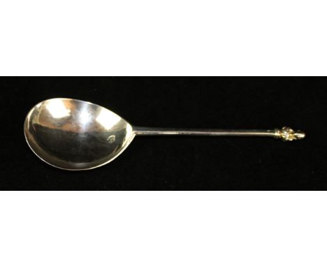 A James I silver Maidenhead spoonWith a fig-shaped bowl, faceted stem the finial depicting the bust of a maiden, with traces 