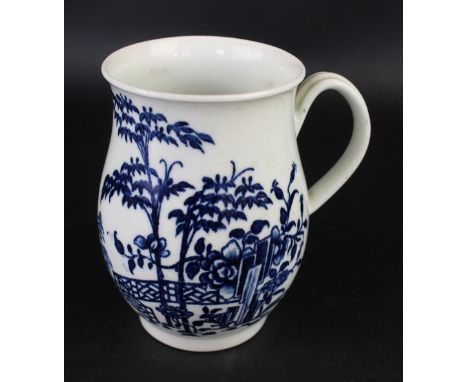 An 18th Century Worcester blue and white tankardOf baluster form, decorated in the 'Fence' pattern, blue crescent mark to bas