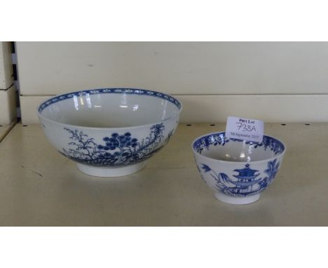 An 18th Century Worcester blue and white bowlDecorated in the 'Rock Strata Island' pattern, diameter 15cm, together with an A