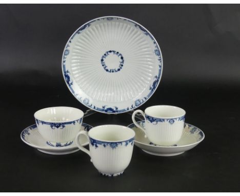 Six pieces of 18th Century Worcester blue and whiteTo include dish, diameter 18cm, tea bowl, two teacups and saucers, each ha
