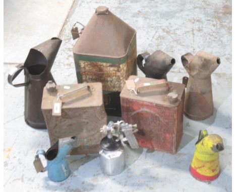 Collection of vintage oil cans incl. one with Carburol branding, and a paint spray gun (9) 