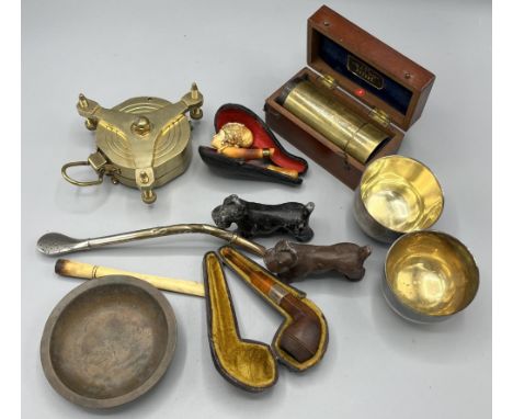 Garrard &amp; Co., 112 Regent Street, pair of Garrard Plate stirrup cups, gilt interiors, D6.5cm; pair if painted lead alloy 