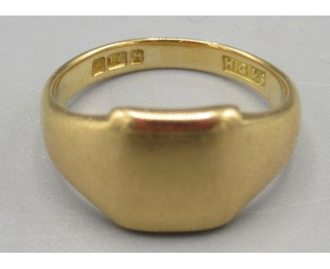 18ct yellow gold signet ring, stamped 18, size G, 3.6g 