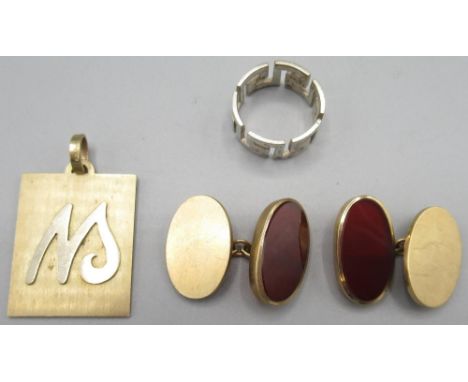 9ct gold cornelian cuff links, stamped 375, 9ct gold rectangular pendant with initial on, stamped 375, white metal Greek styl