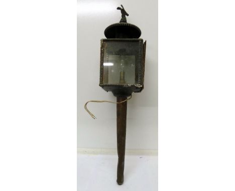 A coach lamp
