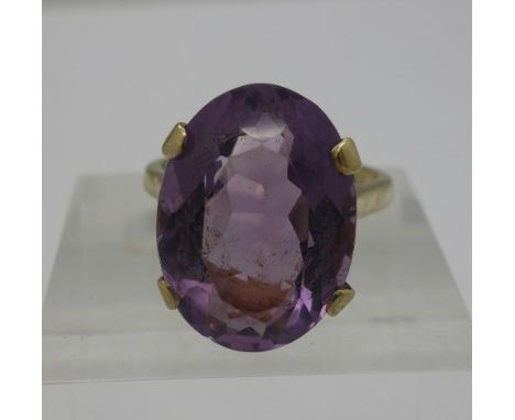 A 9ct gold and amethyst ring, weight 5.7g, size 0