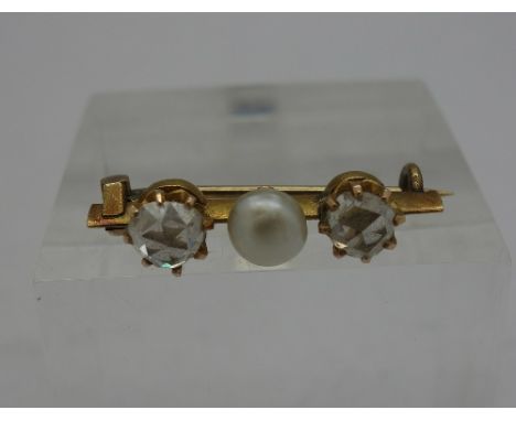 A 14k gold, diamond and pearl brooch, weight 2.1g