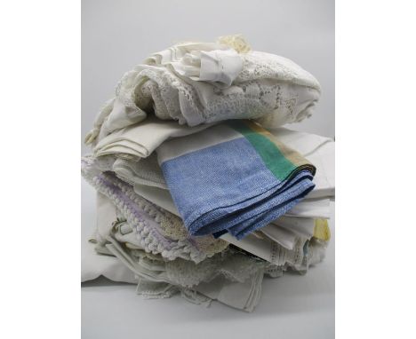 A large collection of vintage linen. 