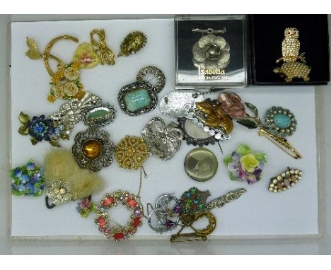 Costume brooches, including silver