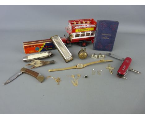 Parcel of collectables including Swiss Army knives, other penknives, small quantity of jewellery etc