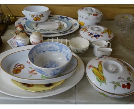 Royal Worcester Evesham oven to tableware and other miscellaneous porcelain