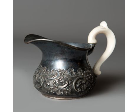Vienna silver jug, in Rococo shape with chased rose decorations, I. hand grip; hall marked Vienna 1840, master sign M K; weig