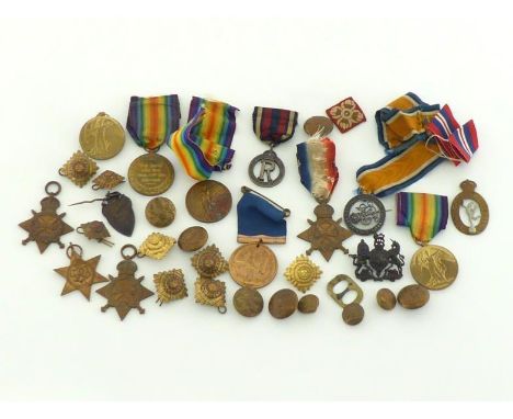 A group of military medals, badges and buttons, WWI/II, comprising 4 Victory Medals to 68401 Driver W. Horton, Royal Artiller