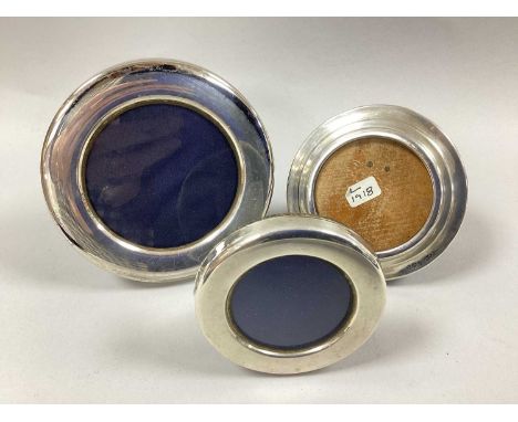 Carrs; A Hallmarked Silver Mounted Photograph Frame, Sheffield 1998, of plain circular form, on blue plush easel back, approx