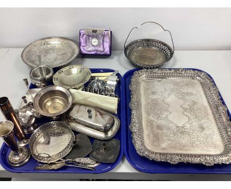 An Assortment of Platedware, to include Angora Modernist style candlestick holders, seven bar toast rack, fluted spill vase, 