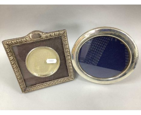 Carrs; A Hallmarked Silver Mounted Photograph Frame, Sheffield 1997, of plain circular form, on plush easel back, approximate