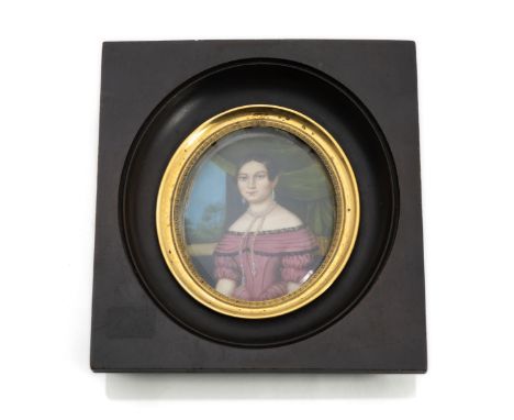 Portraitminiatur einer Dame in rotem Kleid vor offenem Fensterum 18307,5 x 6 cmGouache/Elfenbein. Holzrahmen. Min. ber. Mit V