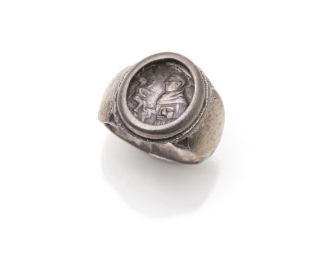 Pilger Ring mit Hl. Antonius von PaduaItalien 19. Jh..RM 59Silber, geprägtes Bildnis des Heiligen, ca. 10,7g.