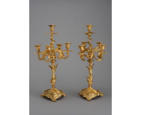 Paar große GirandolenFrankreich Ende 19. JahrhundertH. 62 cmBronze, vergoldet. Mehrflammig, Barockstil. Altersspuren, leicht 