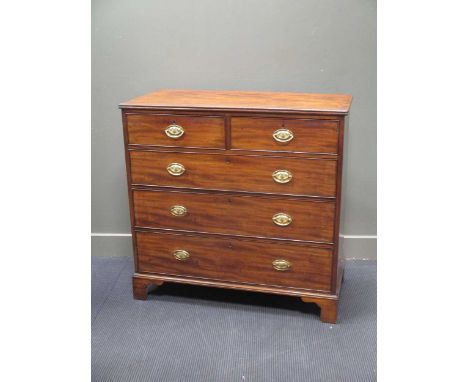 A George III mahogany chest of drawers, fitted with two short and three long drawers, on bracket feet, 102 x 103 x 52xm