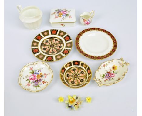 A group of various Royal Worcester pieces to include a 'Derby Posies' trinket box and pin dish and an 'Imari' pattern decorat