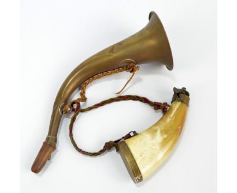 A brass mounted horn powder flask and a hunting horn, length 29cm (mouth piece af) (2).