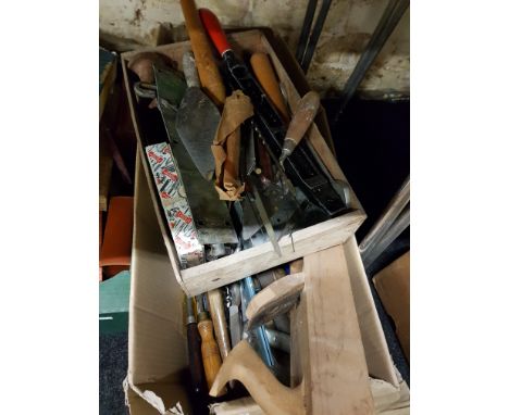 QUANTITY OF WOODWORKING TOOLS