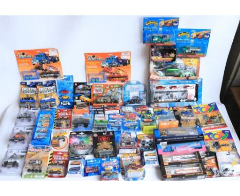 Mixed collection of generally small scale diecast toy car models, various makers to include Corgi Wheelz, Maisto, Tonka, Jada
