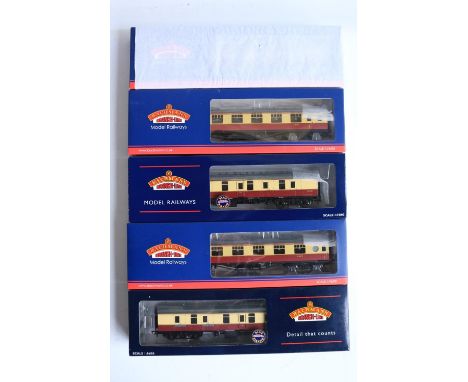 Five OO gauge crimson and cream passenger coaches from Bachmann (including tissue wrapped 39-470 LMS 60ft first class Porthol