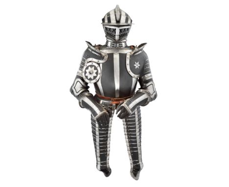 ‡Ⓦ A FINELY CONSTRUCTED COMPOSITE SOUTH GERMAN BLACK-AND-WHITE THREE-QUARTER ARMOUR (HARNASCH)^ SECOND HALF OF THE 16TH CENTU