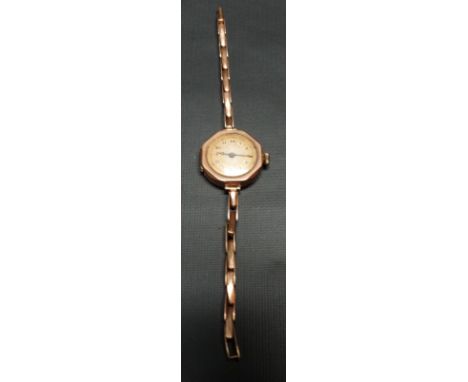 1920's rose gold ladies manual wind bracelet wristwatch with fifteen jewel movement on expanding bracelet, weight 16.7g appro