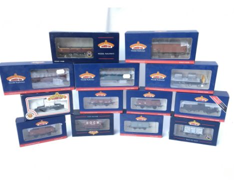 Collection of various Bachmann wagons.