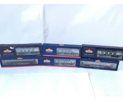 A collection of various Bachmann wagons.