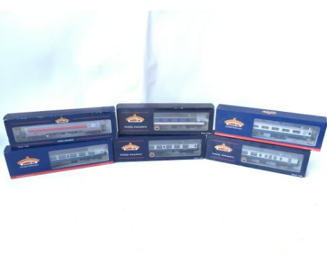 A collection of various Bachmann wagons.