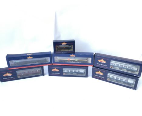 A collection of various Bachmann wagons.