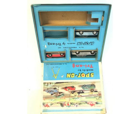 A Spot-On No.0. Presentation set. Box is worn. Lorry and Car Missing.