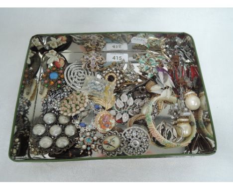 A selection of vintage costume brooches etc including diamante and enamel