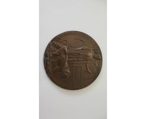 A MEMORIAL PLAQUE TO A CAMERON HIGHLANDER THOMPSON WOOD. A Gt War Memorial Plaque named to Thompson Wood (s/12689) of the 5th