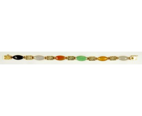 A CHINESE JADE AND GOLD BRACELET, MARKED 18K, 13.5G GROSS