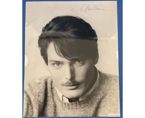 Christopher Reeve signed 10x8 black and white photograph signed in blue ink. Christopher D'Olier Reeve (September 25, 1952 - 