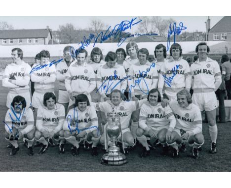 Autographed Leeds United 1974 12 X 8 Photo - B/W, Depicting A Wonderful Image Showing The 1974 First Division Winners - Leeds