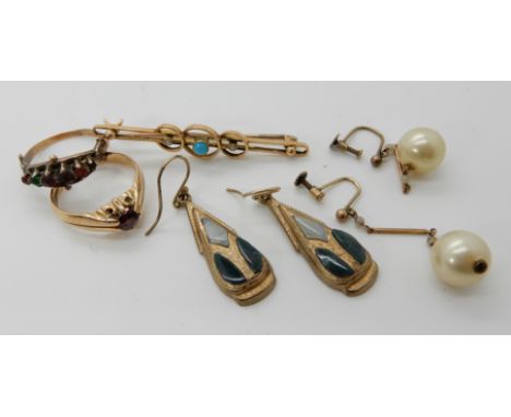 A 15ct gold turquoise and pearl brooch, length 5cm, weight 2.7gms a pair of yellow metal Scottish agate inlaid earrings lengt