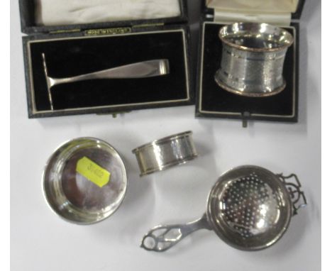 A collection of hallmarked silver, weight 3oz