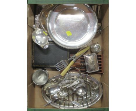 A collection of silver plate, to include serving dishes, flatware etc