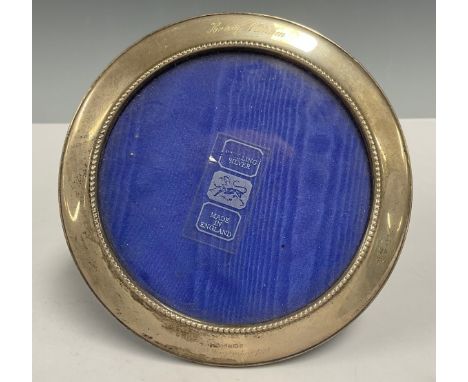 An Elizabeth II silver easel photograph frame, Birmingham 1993