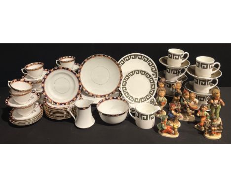 Ceramics - an early 20th century Royal Albert part tea service, comprising cake plates, cream jug, sugar basin, side plates, 