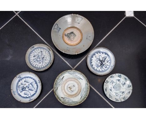 A lot consisting of (6) Swatov saucers.25 cm en kleiner. 