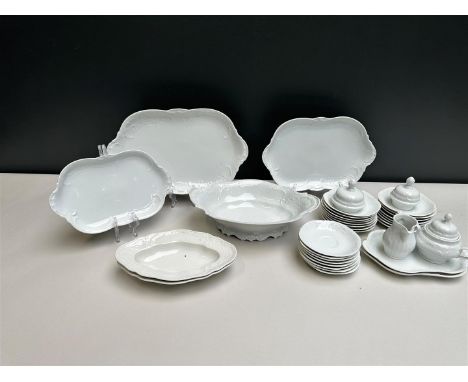 A 34-piece Rosenthal white Sanssouci part service&nbsp;containing, among other things, meat dishes, a vegetable dish, saucers