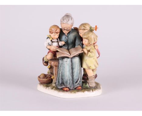 Goebel M.I. Hummel - A Story from Grandma, Limited edition, 620 Tmk7no. 6922 or 10000.20 x 16 cm.