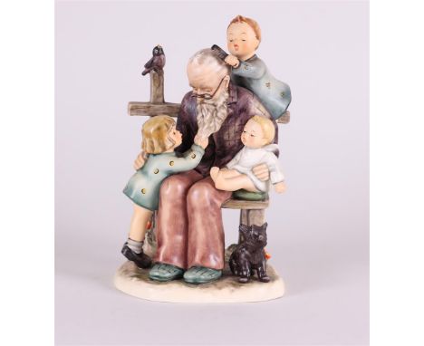 Goebel M.I. Hummel - At Grandpa's, Limited edition, 621.6771 of 10000.22 x 14 cm.